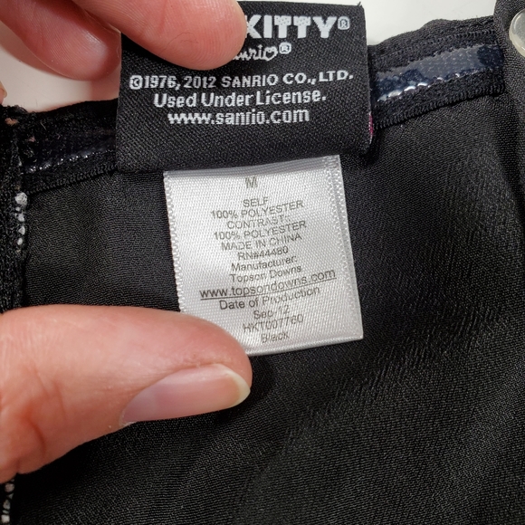 Hello Kitty Star Crop Top - Picture 6 of 8